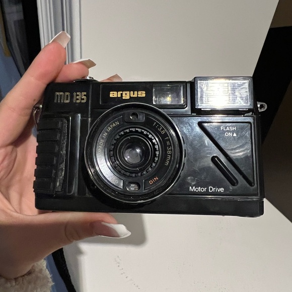 Vintage ARGUS MD135 Film Camera 35mm Motor Drive 1:3.8 f 38mm Black With Case - Picture 15 of 16